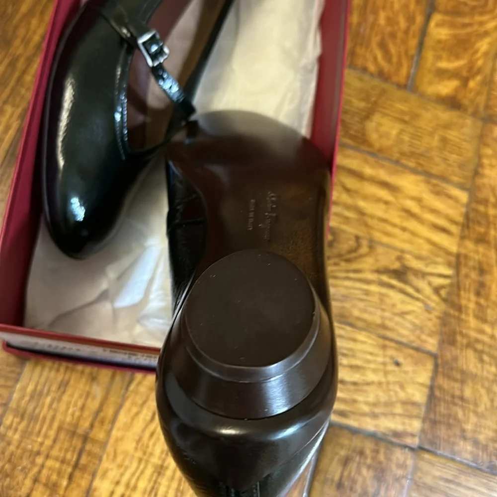 NEW Ferragamo Audrey shoes 8AA Narrow - Picture 3 of 7